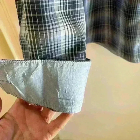 Tommy Bahama Jeans Button Down Plaid Shirt Size Large, Grey/Navy blue plaid - Picture 4 of 9